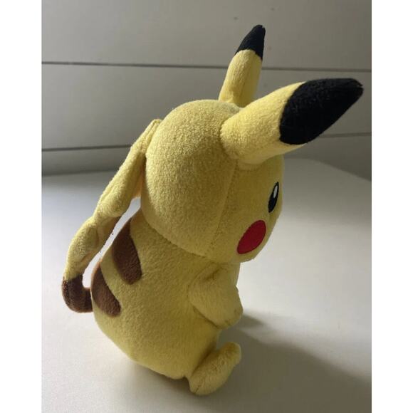 Pokemon Tomy Pikachu Yellow Plush Stuffed Animal Toy 2016 8” - Picture 4 of 9